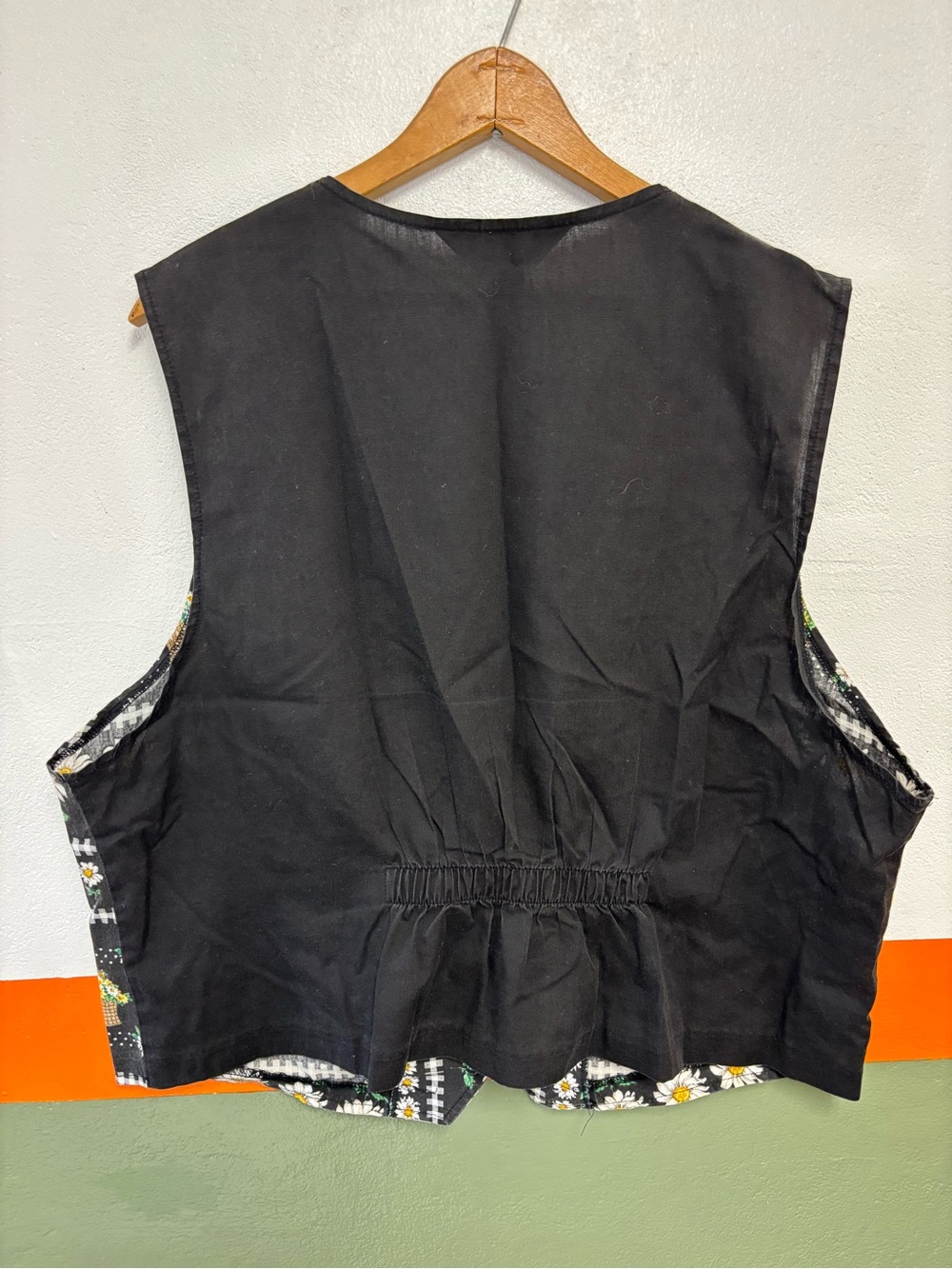 Spring Themed Pattern  Vest - Picture 5 of 5